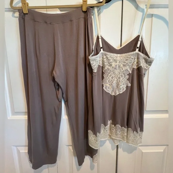 SOMA 2 Pc Lace-Trim Camisole : Pajama Set in Taupe and Ivory w Metallic Gold - Picture 9 of 13